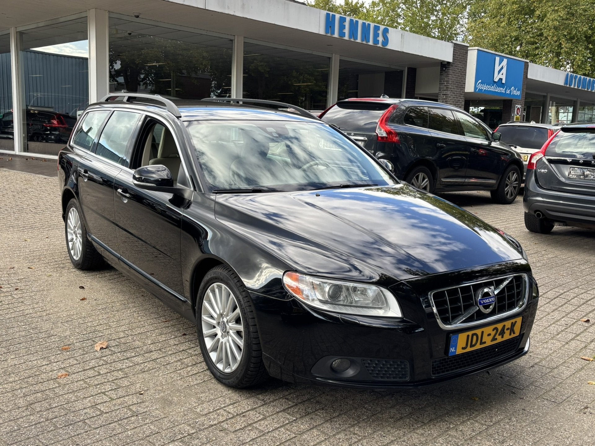 Volvo V70 2.5T 231pk Momentum Xenon Stoelverwarming voor & a, Auto's, Euro 5, Beige, Leder en Stof, Bi-Xenon koplampen