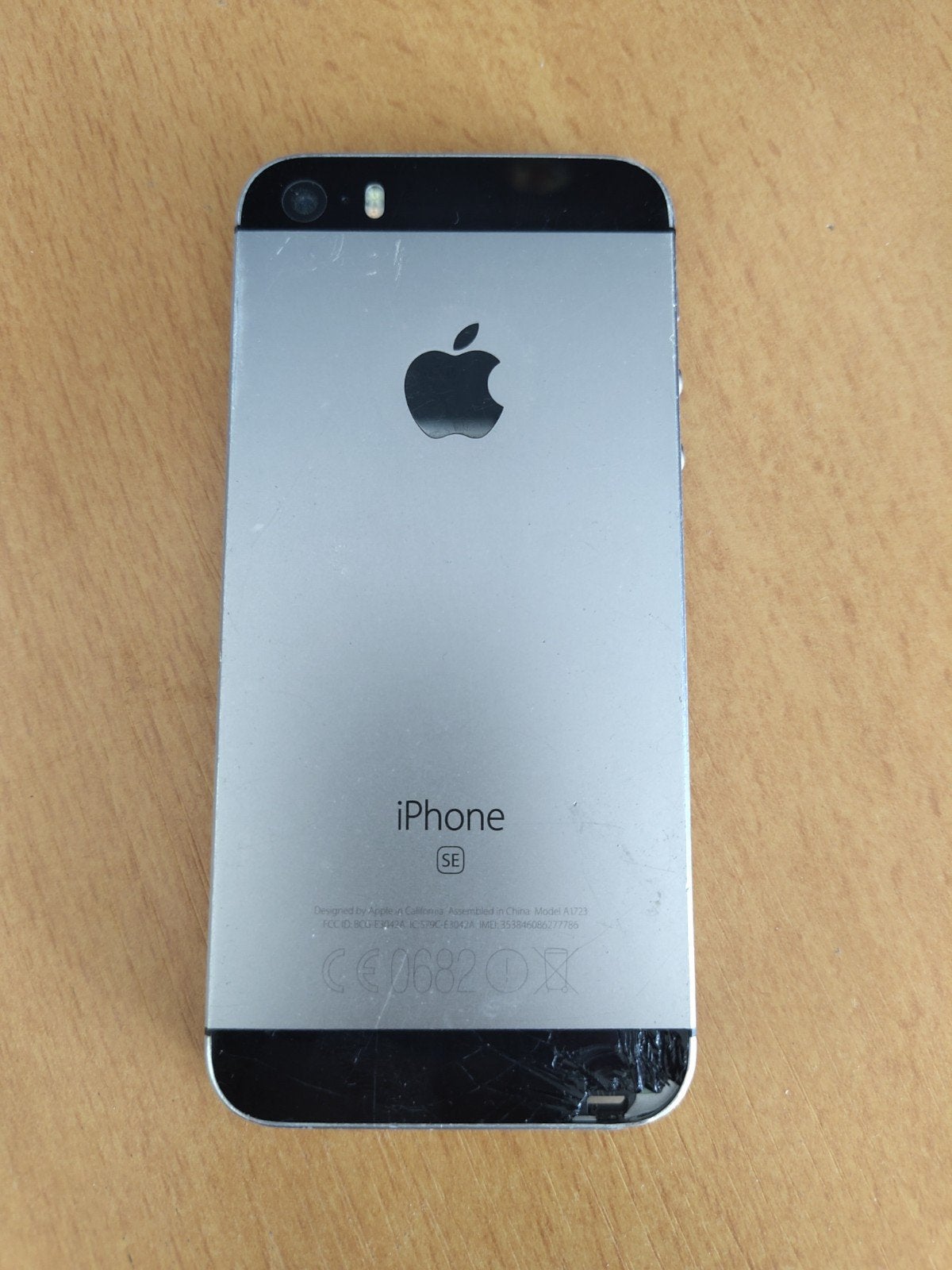 Apple iPhone SE (2016) - Zilver/Zwart - Gebruikt, IPhone SE (2016), Ophalen of Verzenden, Niet werkend, Zonder abonnement