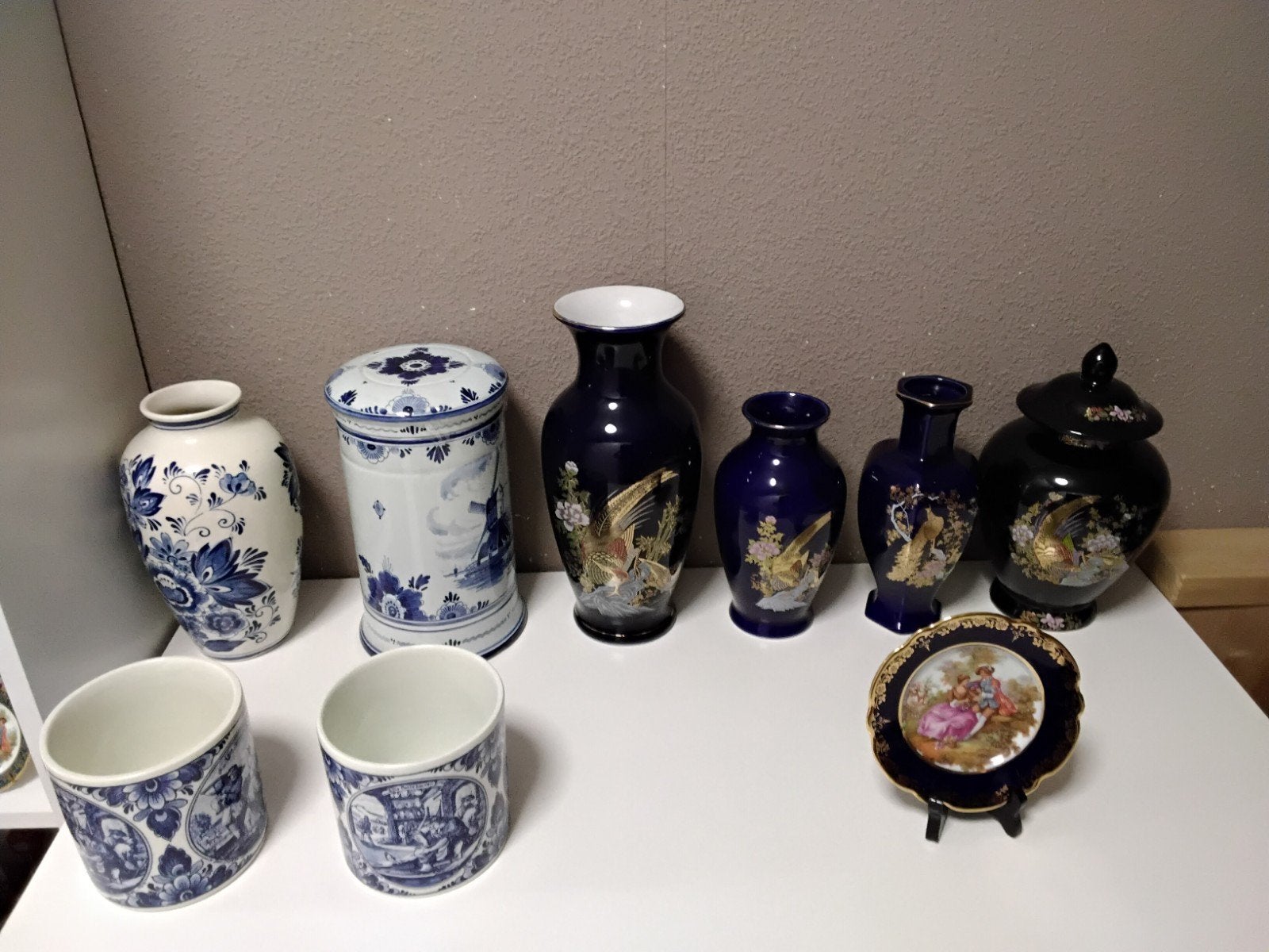 Diverse collectie Delfts Blauw en decoratieve vazen, Ophalen