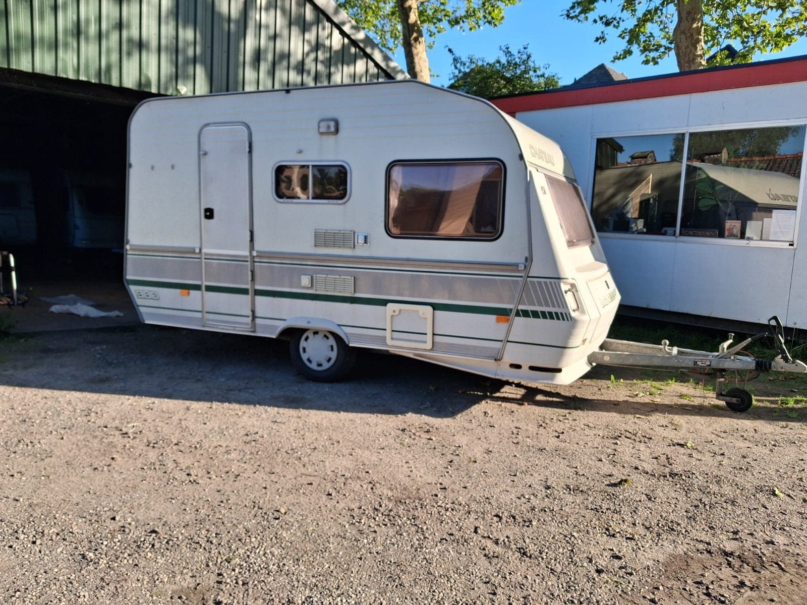 Chateau lacar 380 met stapelbed inclusief voortent, Schokbreker, Dwarsbed, Particulier, 500 - 750 kg