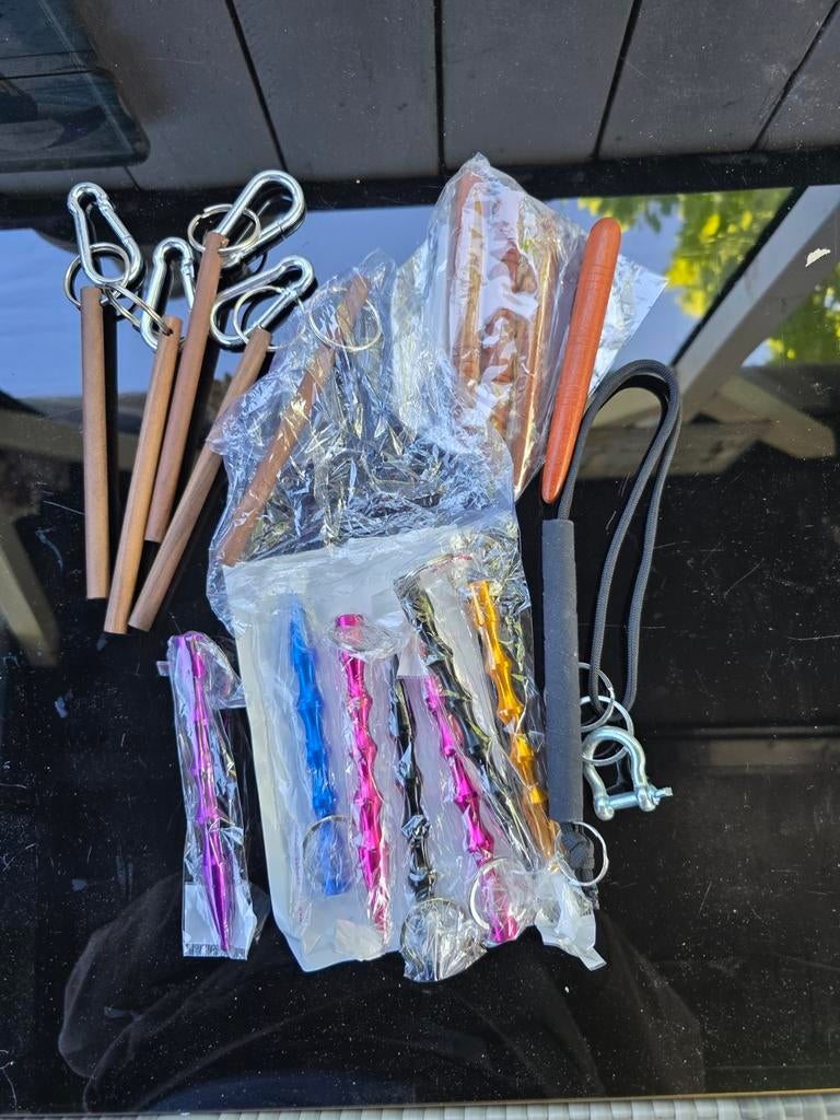 16 Nieuwe Kubotans - Zelfverdediging Sleutelhangers, Ophalen of Verzenden, Nieuw, Overige, Vechtsportmateriaal