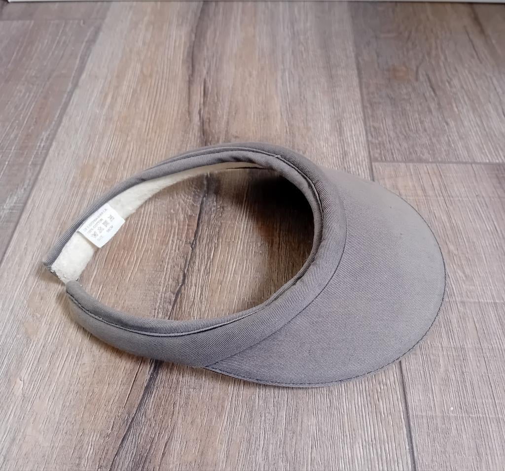 Grijze zonneklep, hoofdmaat 58 cm, Kleding | Dames, Hoeden en Petten, Ophalen of Verzenden, Zo goed als nieuw