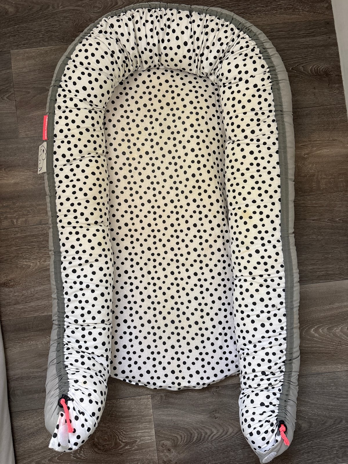 Done by Deer Babynestje Happy Dots Grijs/Wit-Zwart, Ophalen of Verzenden, Zo goed als nieuw