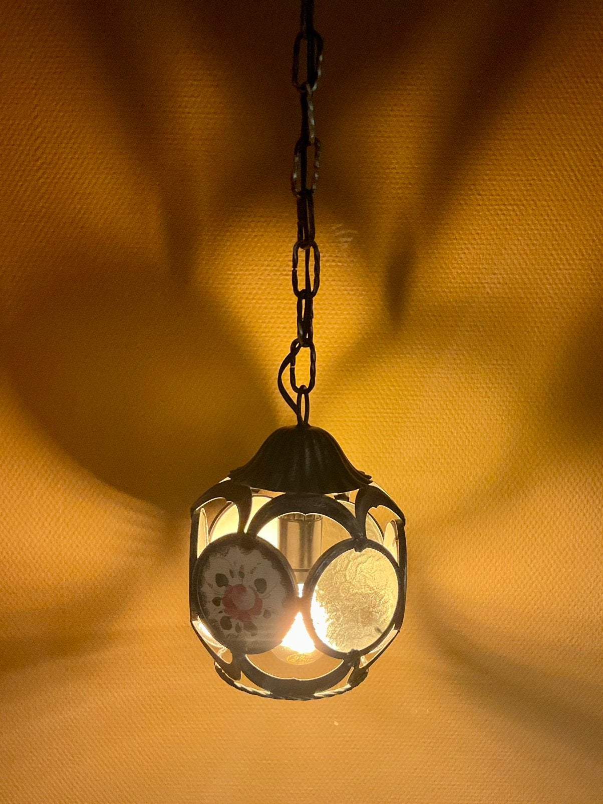 Prachtig glas in lood lampje doorsnee ca 19 cm, Huis en Inrichting, Ophalen of Verzenden, Gebruikt, Glas, E27 (groot)