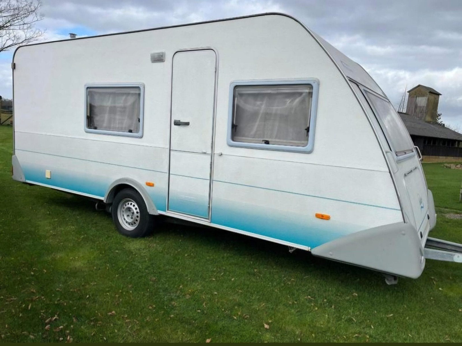 Eifelland holiday 460, Caravan met Stapelbed, Caravans en Kamperen, Koelkast, Treinzit, Tot en met 5, Eifelland