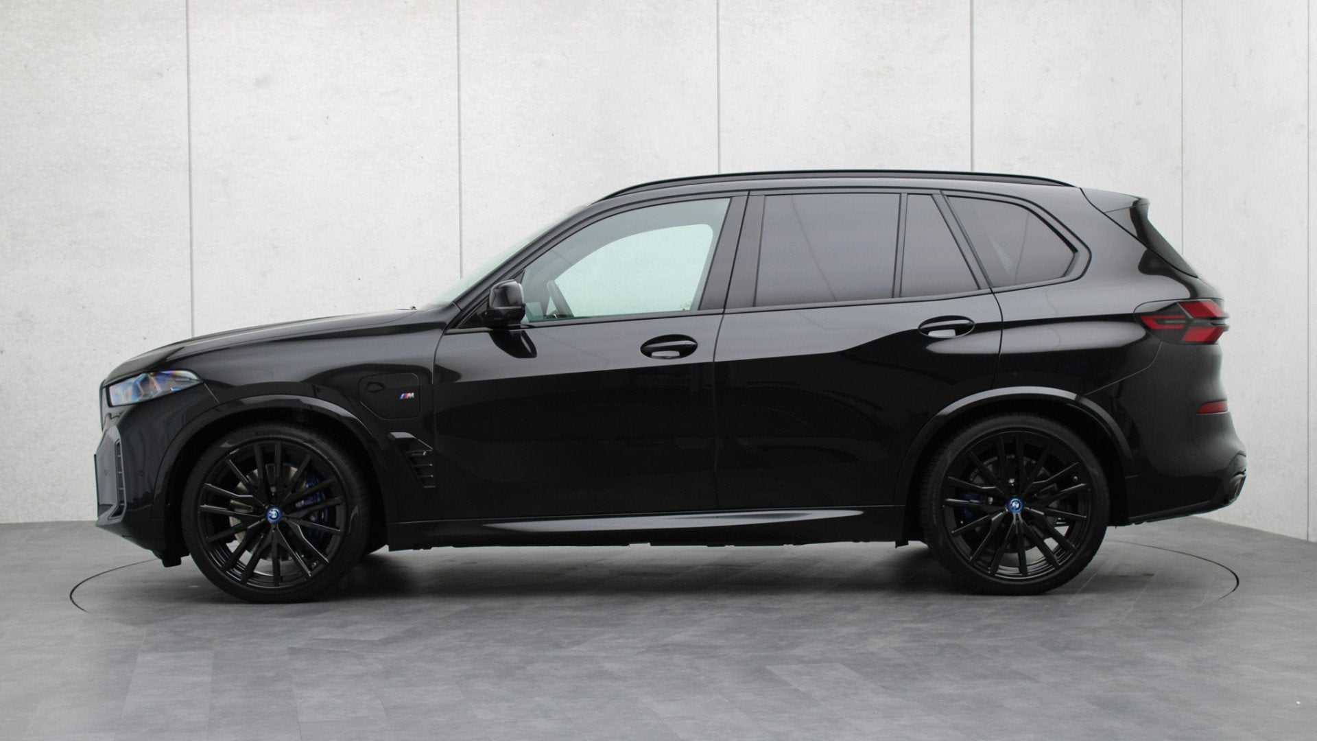 BMW X5 xDrive50e M-Sport Pro | Harman/Kardon | Panoramadak |, Gebruikt, 2395 kg, Zwart, Vierwielaandrijving