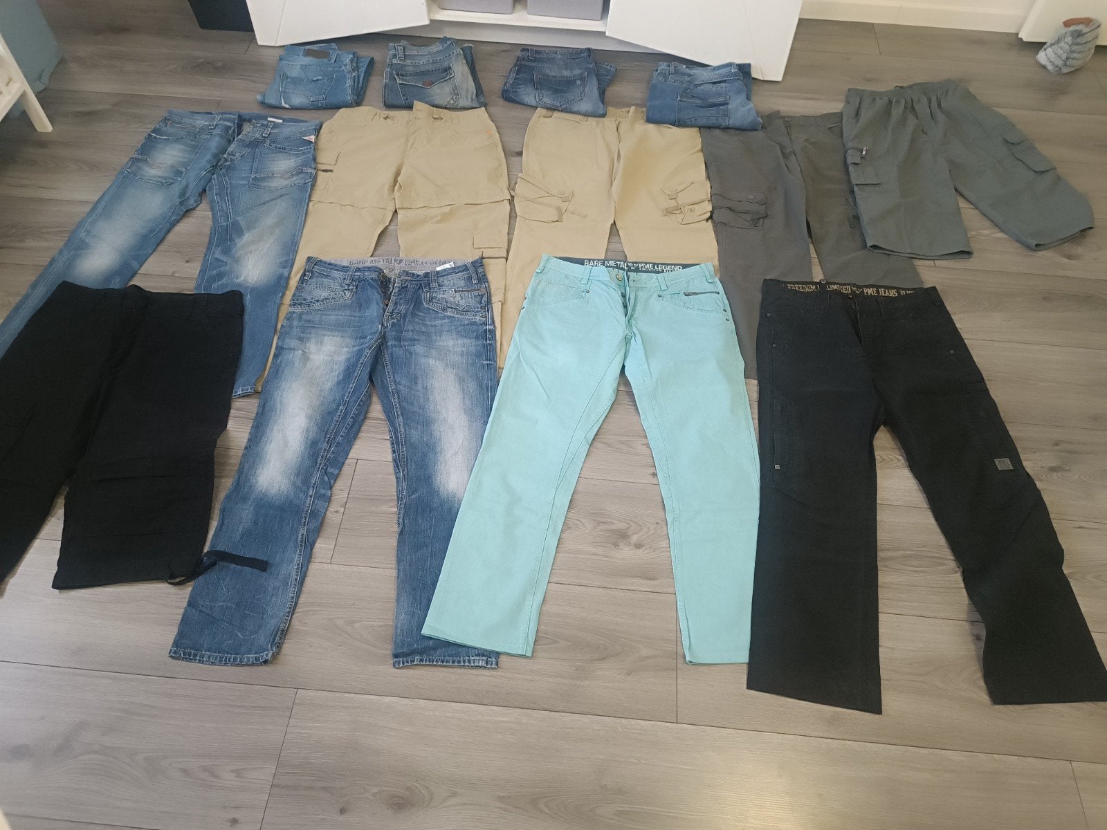 stapel heren merkbroeken in verschillende kleuren, Ophalen of Verzenden, Zo goed als nieuw