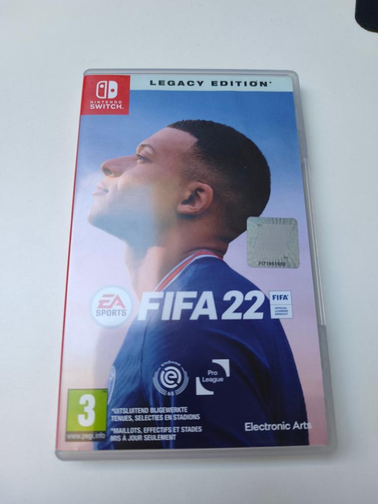 FIFA 22 Legacy Edition - Nintendo Switch, Ophalen of Verzenden, Zo goed als nieuw, Eén computer, Sport