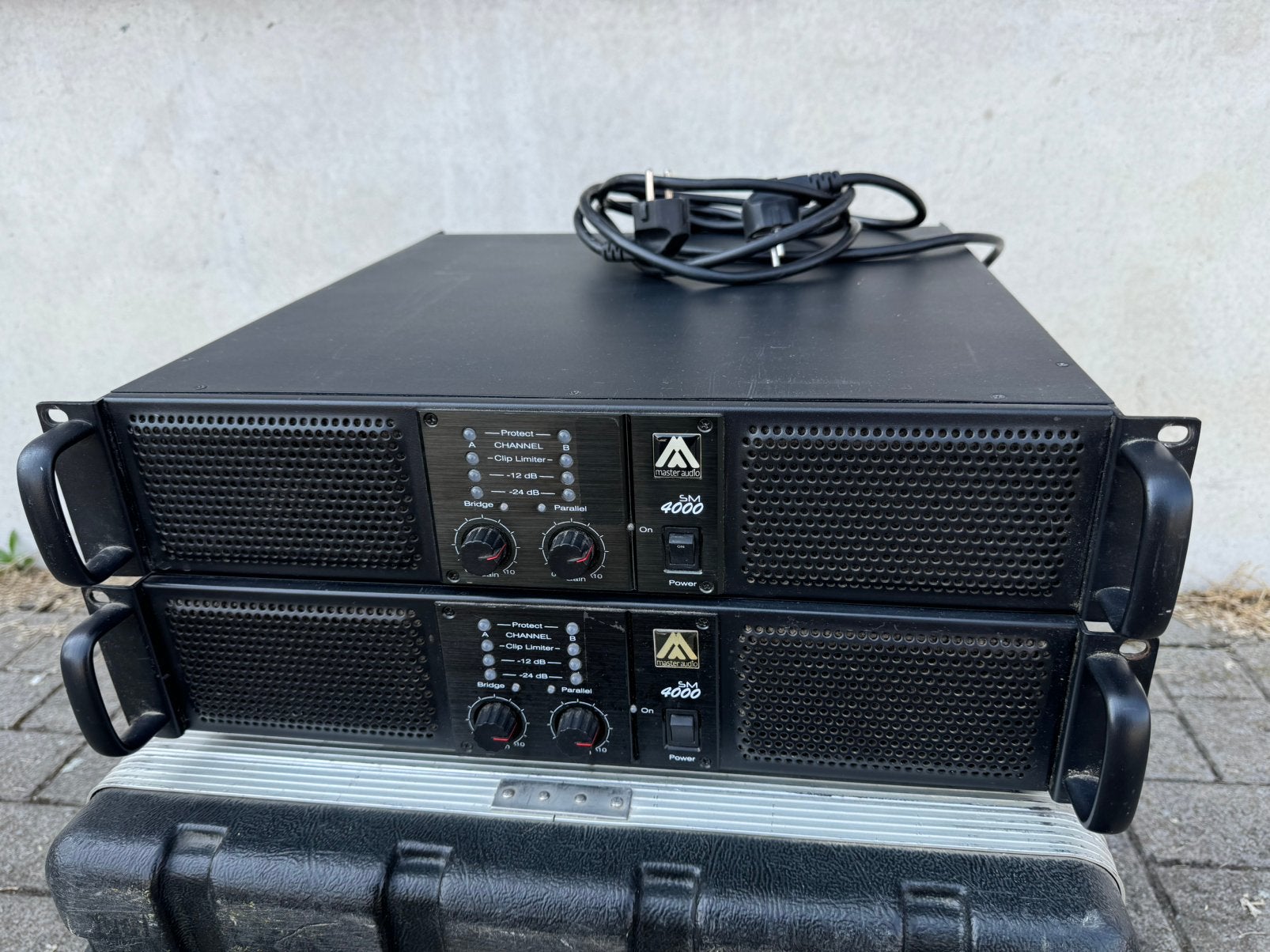 2x Master Audio SM4000 versterker // Amate Audio SM 4000, Ophalen of Verzenden, Gebruikt, 1000 watt of meer, P.A.
