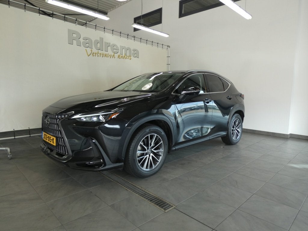 Lexus NX 450h+ AWD Lux. 360 Camera Leder, Lexus onderhouden, Auto's, Automaat, Dealer onderhouden, Gebruikt, 4 cilinders
