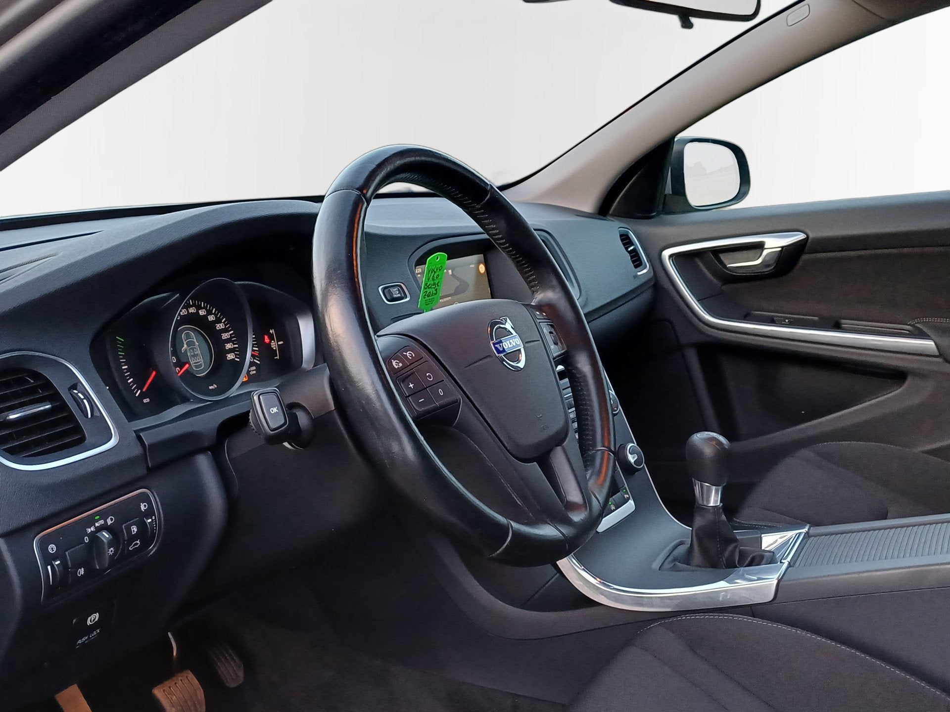 Volvo V60 1.6 T3 Keurig nette en goed onderhouden auto, Auto's, Voorwielaandrijving, Gebruikt, 4 cilinders, 150 pk