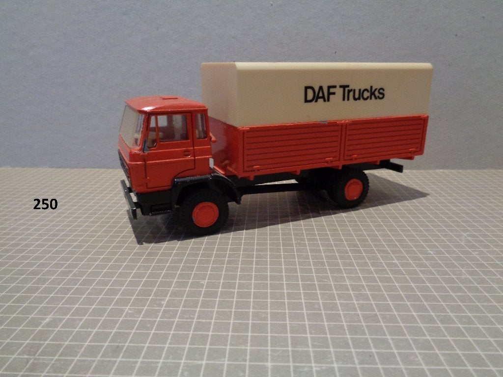 lion daf 2100 bakwagen 4 x 2, Hobby en Vrije tijd, Modelauto's | 1:50, Ophalen of Verzenden, Zo goed als nieuw, Bus of Vrachtwagen