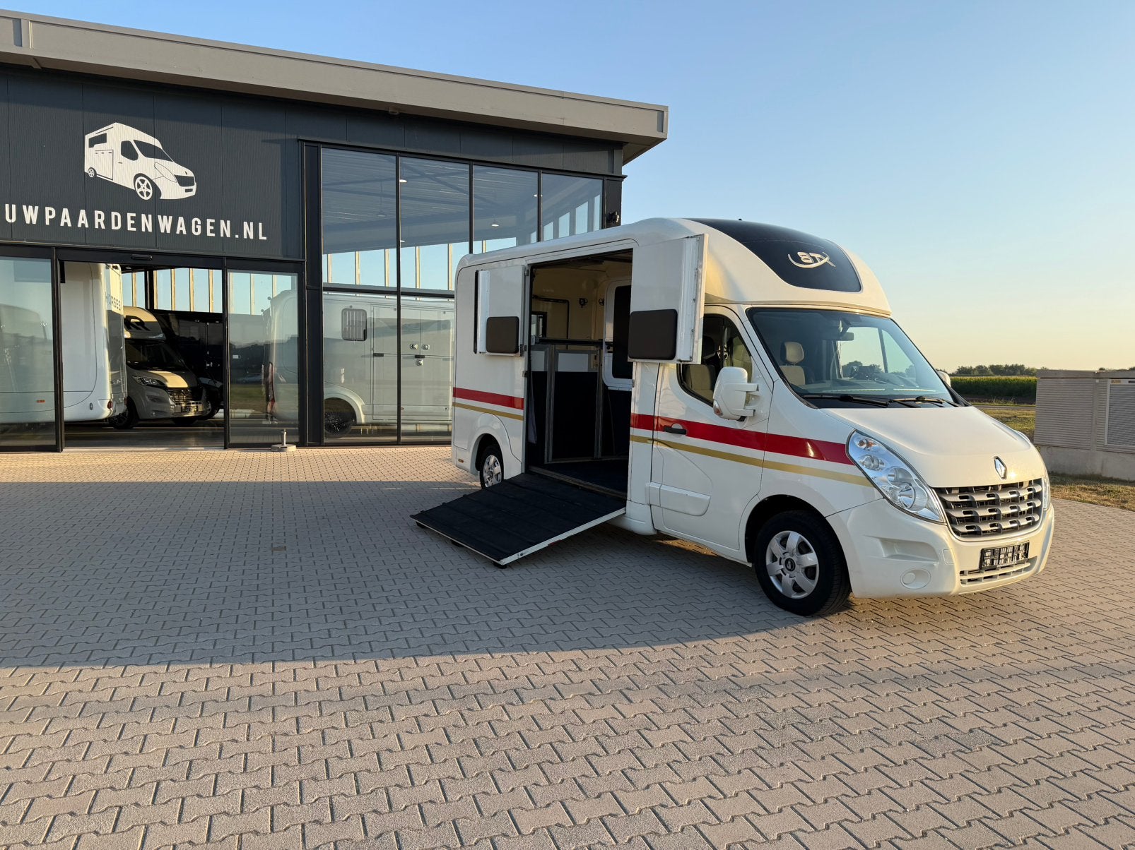 Renault STX paardenwagen >MARGE< Paardenvrachtwagen, Ophalen, Aluminium, Overige typen