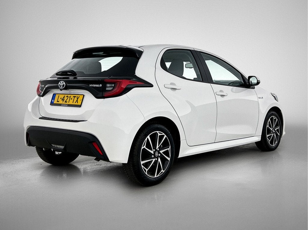 Toyota Yaris 1.5 Hybrid Dynamic | All-Seasonbanden | Stoelve, 12 maanden, Gebruikt, 1490 cc, Bedrijf