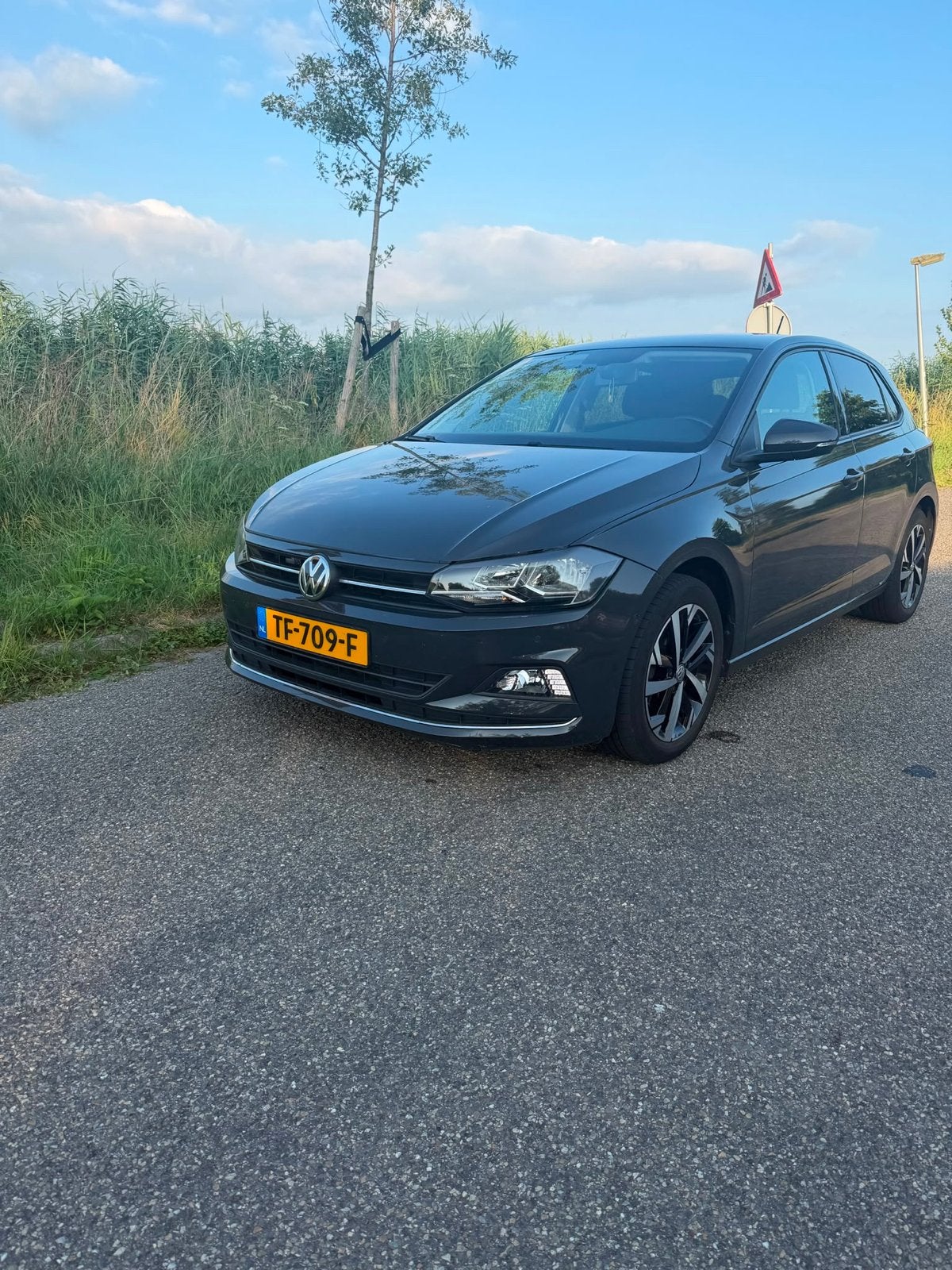 Volkswagen Polo 1.0 TSI 95PK 5D highline 7-DSG 2018 Grijs, Auto's, 95 pk, 49 €/maand, Origineel Nederlands, Particulier