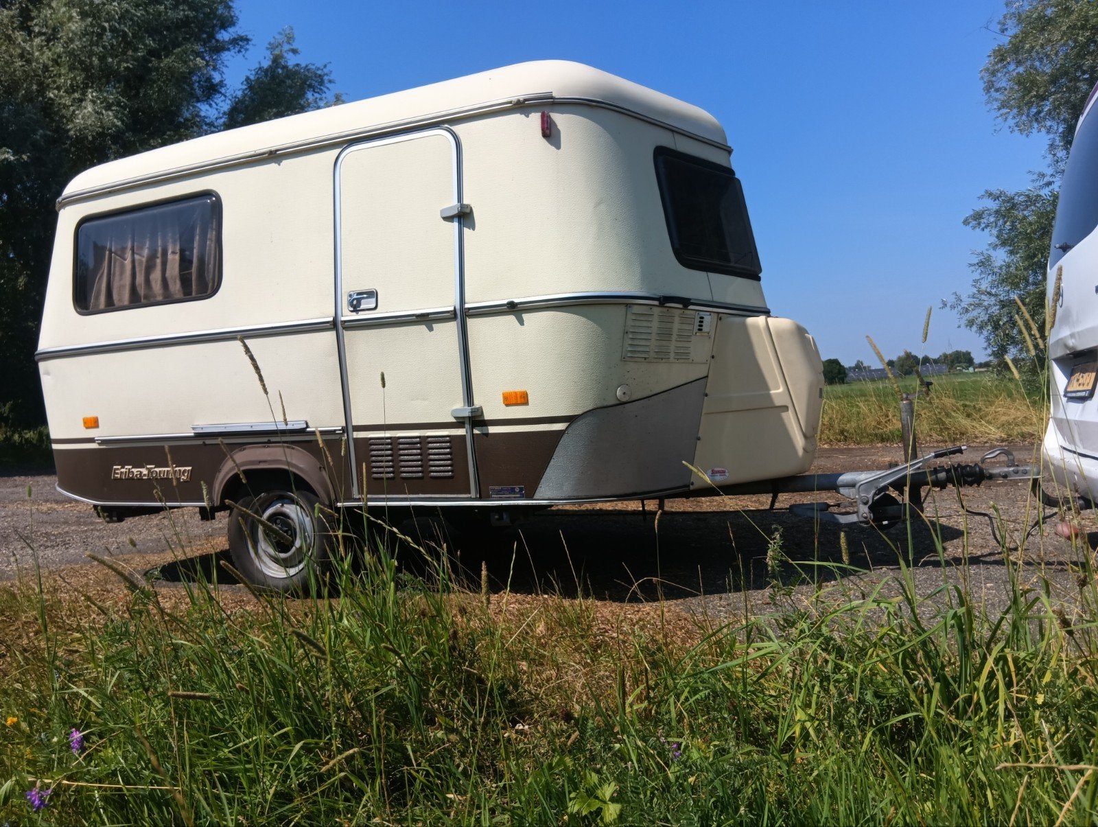 Unieke Eriba Pan Caravan onder de 750kg, 2 aparte bedden, Rondzit, Koelkast, Tot en met 2