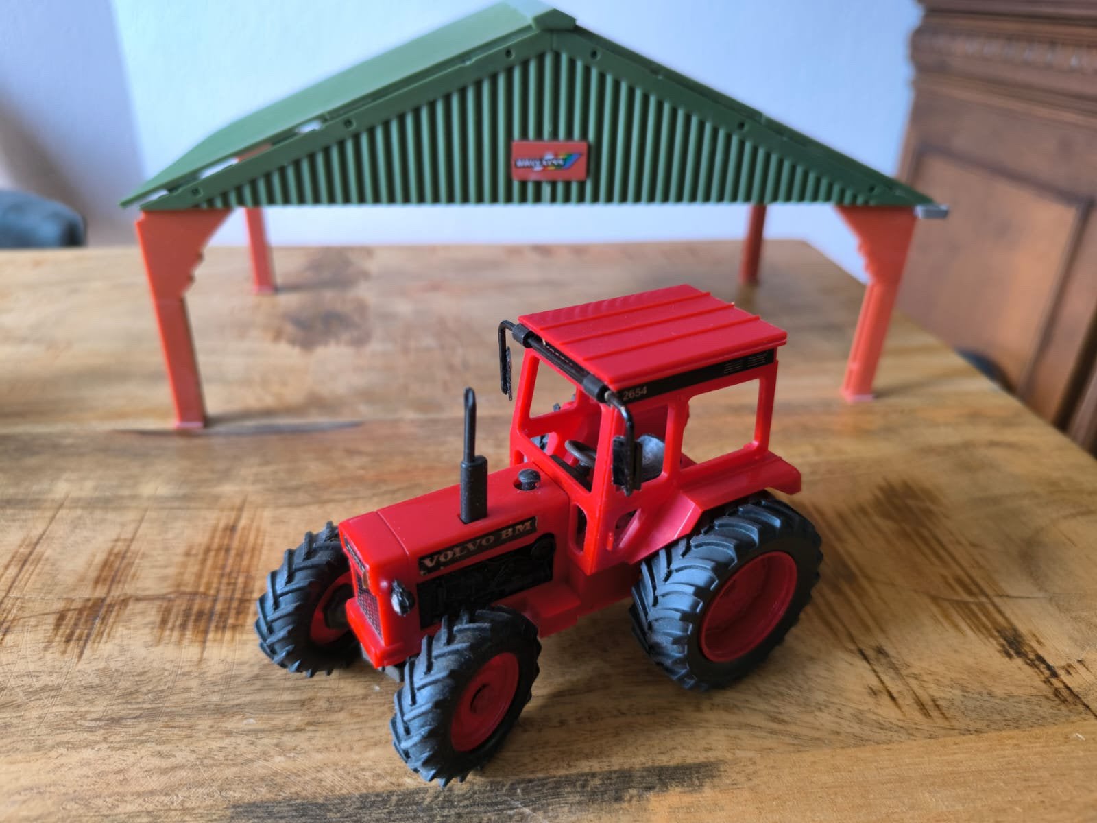 Britains Volvo BM 2654, Verzenden, Zo goed als nieuw, Tractor of Landbouw, Britains