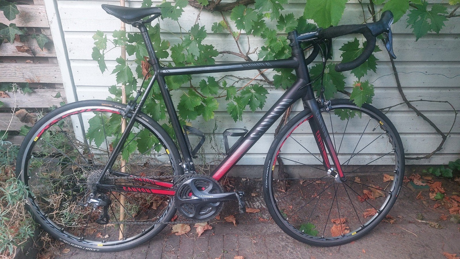 Canyon Ultimate AL 9.0 – Ultegra triple 10-speed, 28 inch, Gebruikt, Aluminium, 57 tot 61 cm