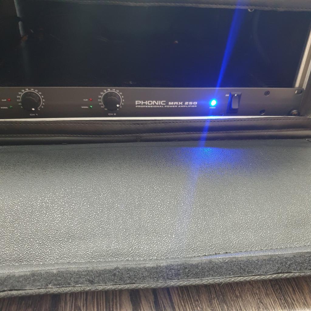 Phonic Max 250 professionele eindversterker, Ophalen of Verzenden, Gebruikt, Minder dan 500 watt