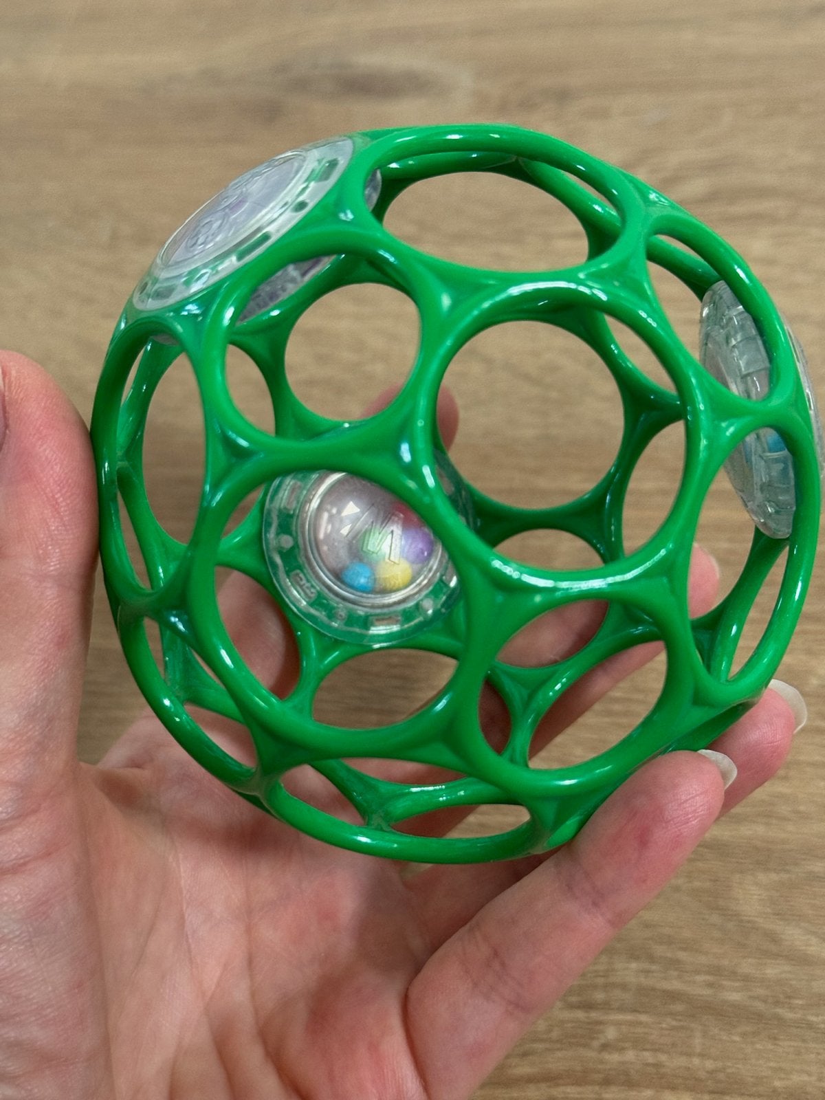 Oball Rammelaar Babybal - Groen, Ophalen of Verzenden, Gebruikt, Rammelaar, Met geluid