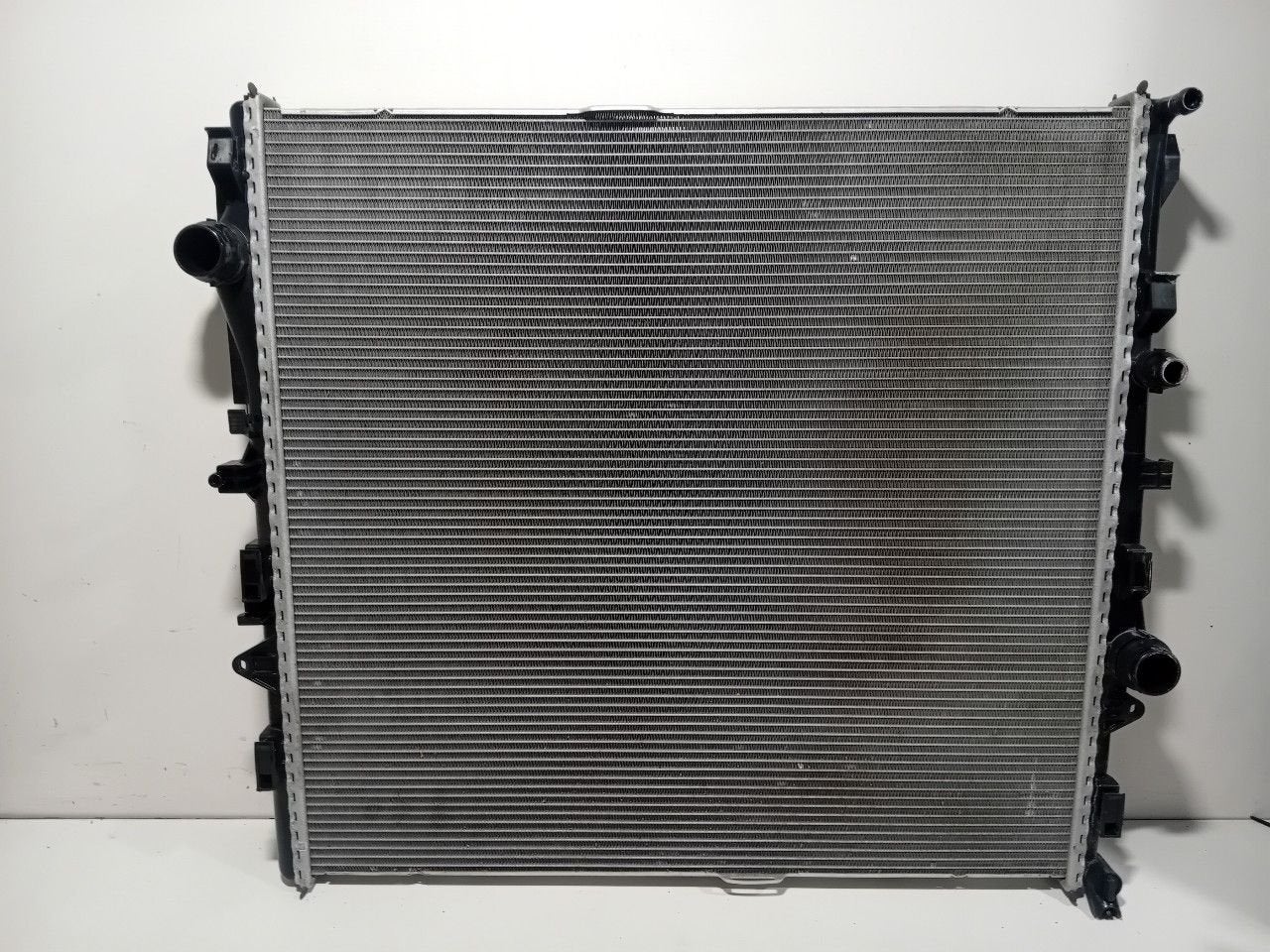 Radiateur Mercedes-Benz Sprinter, Auto-onderdelen, Motor en Toebehoren, Onderdelen@venauto.nl, Van der Ven Autorecycling B.V.
