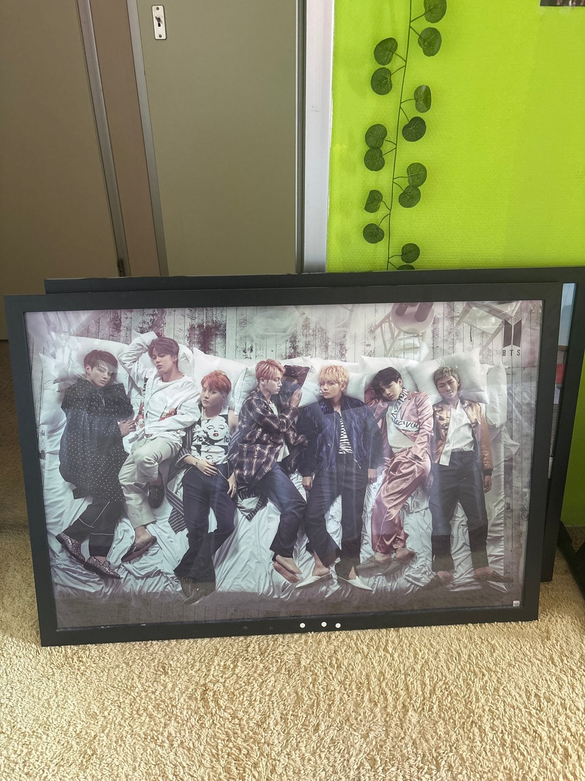 BTS Poster - K-Pop Band Decoratie, Ophalen of Verzenden, Gebruikt, 75 tot 100 cm, Foto of Poster