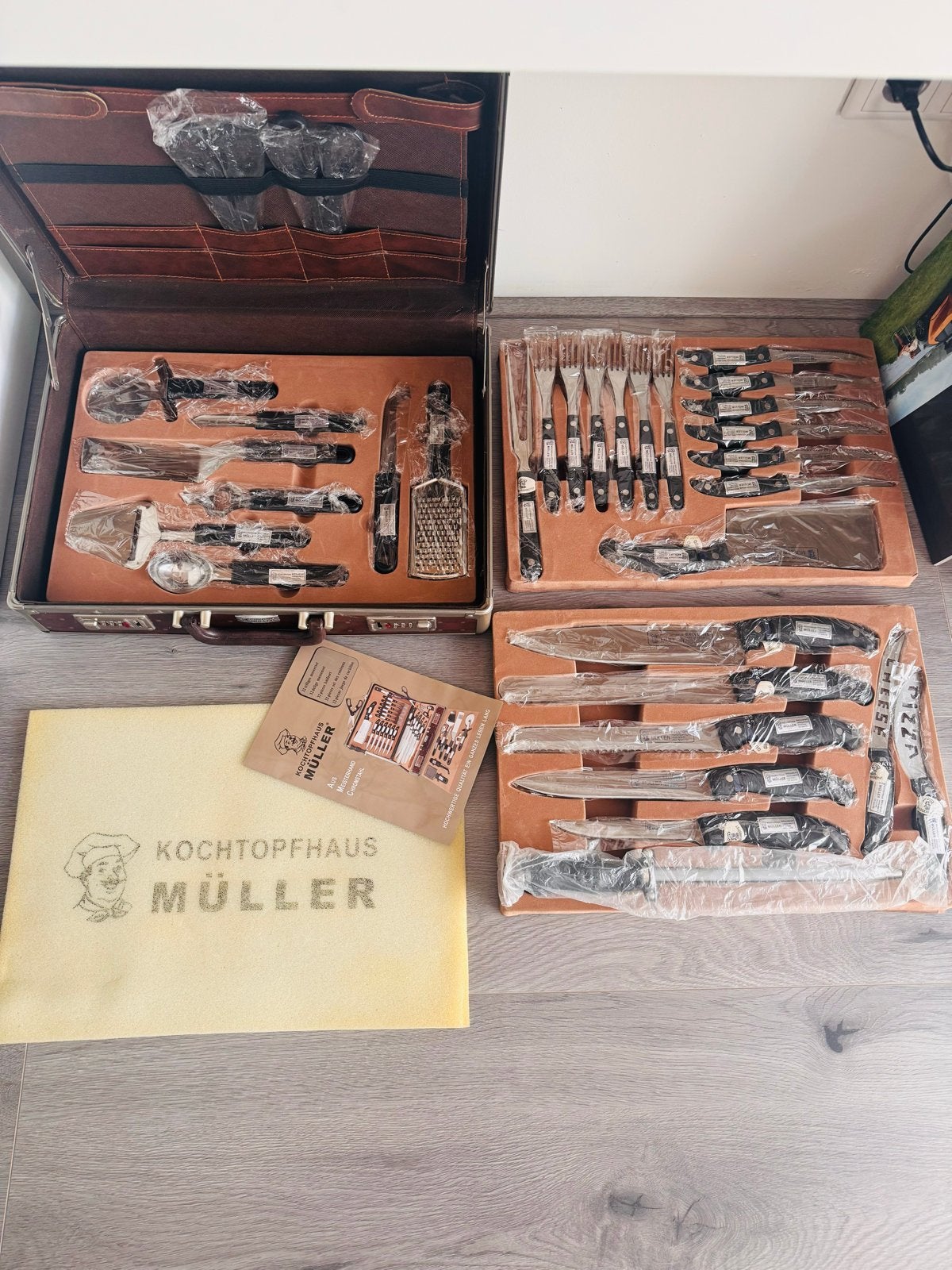 Kochtopfhaus Müller 32-delige messenset in koffer, Ophalen, Bestekset, Nieuw, Rvs of Chroom