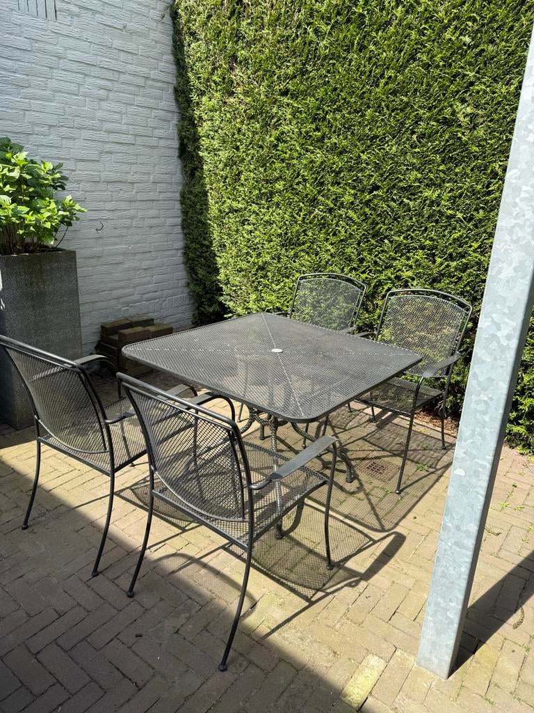 Metalen tuinset 104x104cm met 4 stoelen, Ophalen, Gebruikt, Eettafel, Tuinset