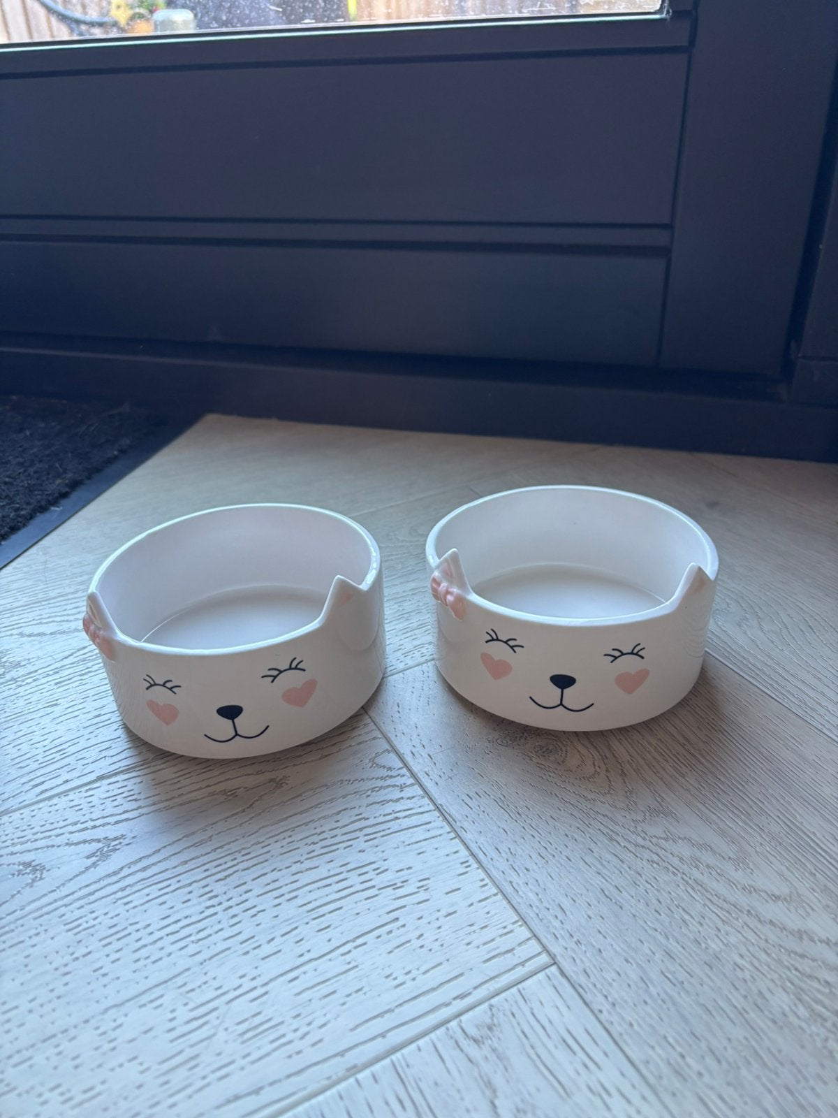 Leuke katten voer bakjes 2 stuks goede staat, Ophalen, Zo goed als nieuw