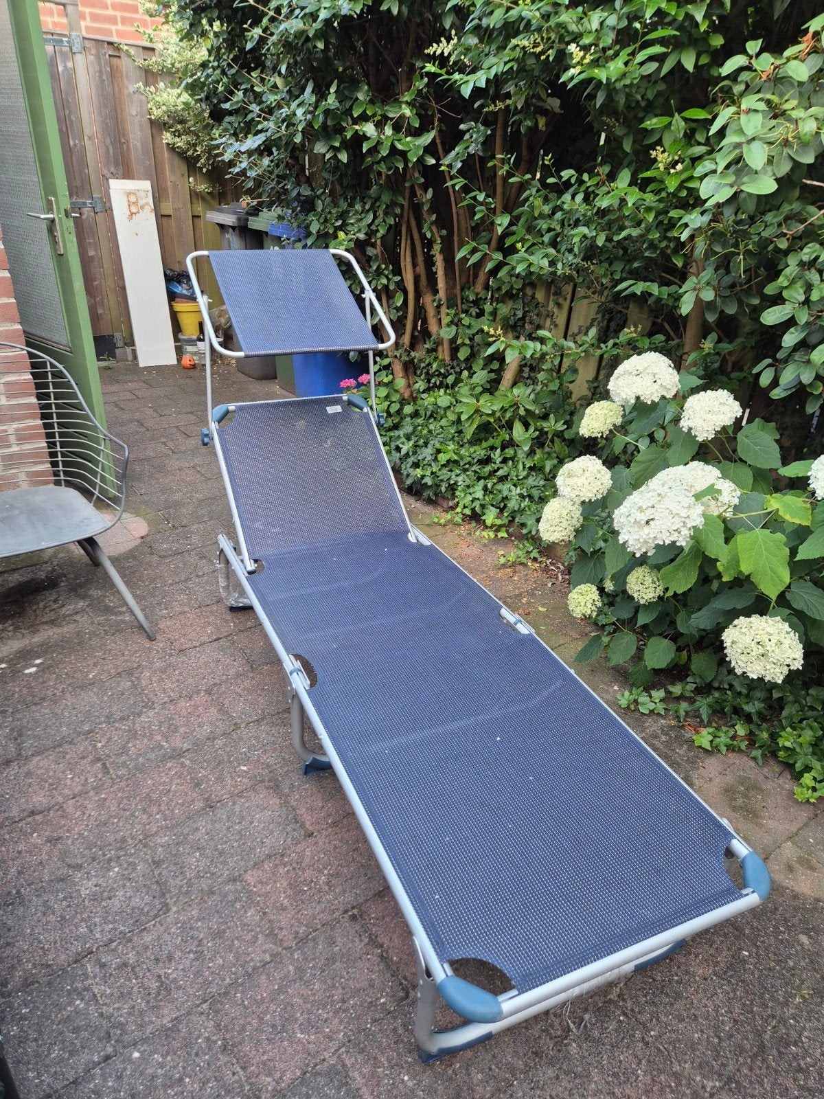 Ligbed met zonnescherm voor gezicht, Tuin en Terras, Ophalen, Gebruikt, Aluminium, Verstelbaar