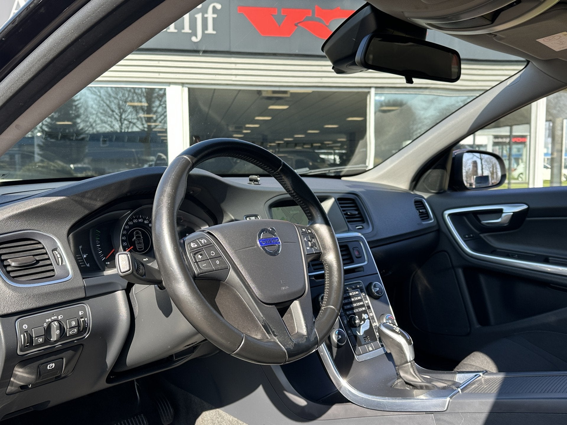Volvo V60 2.0 D2 Automaat | Navi | Cruise | Trekhaak | BTW, Auto's, Stof, Gebruikt, 4 cilinders, 1969 cc