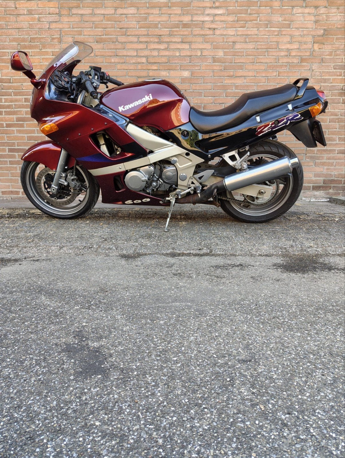 Te koop aangeboden een zeer mooie Kawasaki ZZR 600, Motoren, Motoren | Kawasaki, 4 cilinders, Meer dan 35 kW, Handgeschakeld, 600 cc