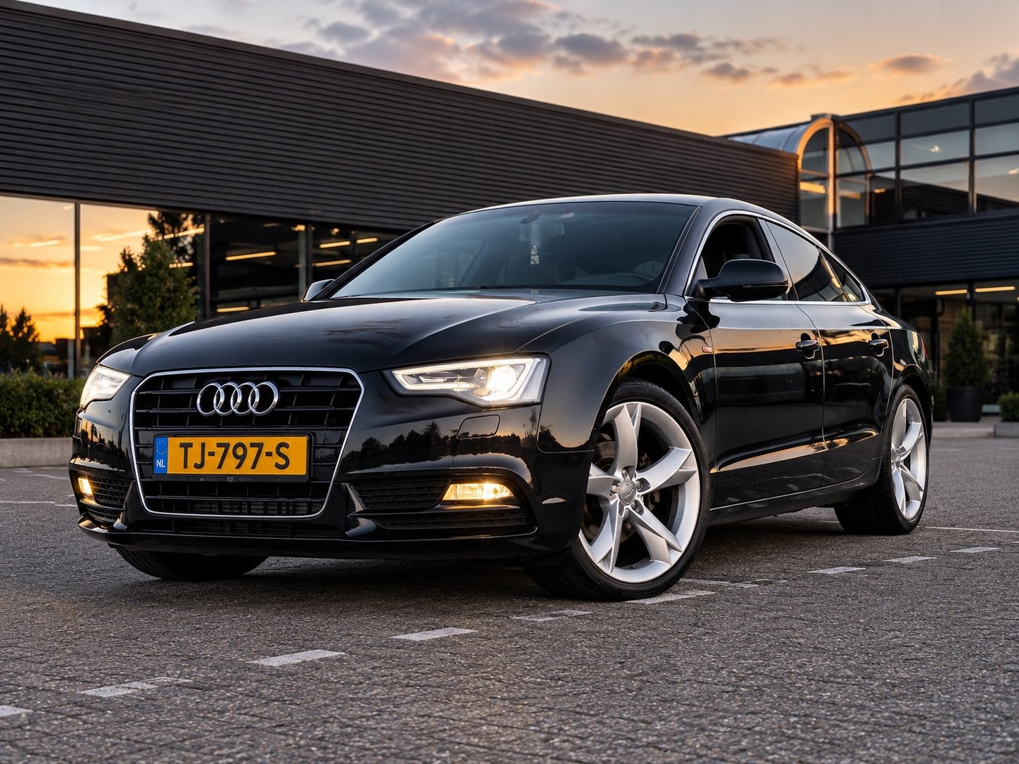 Audi A5 1.8 Tfsi 125KW Sportback M-tr 2013 Zwart, Auto's, 4 cilinders, 4 stoelen, Zwart, 1500 kg