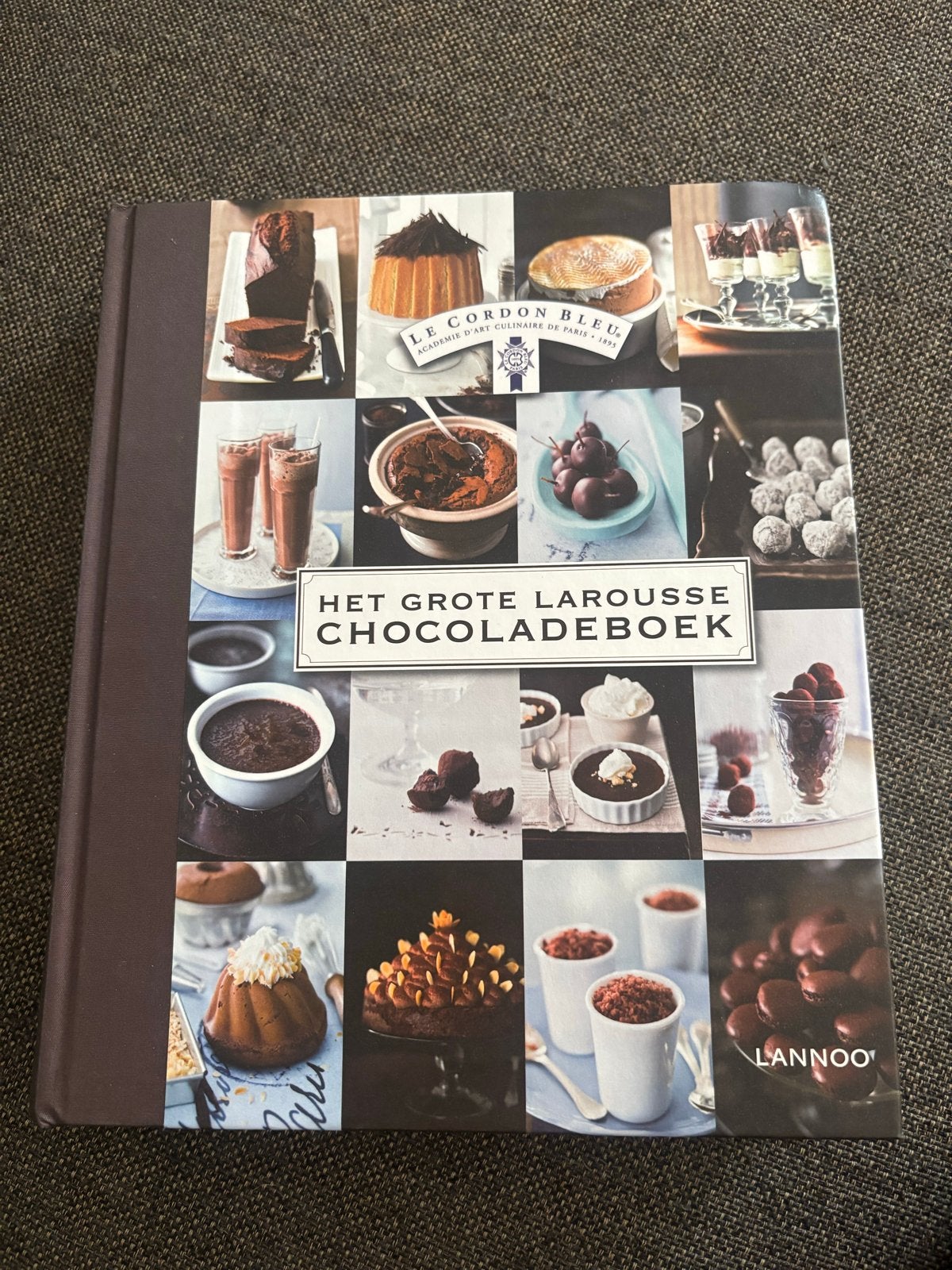 Het Grote Larousse Chocoladeboek - 170 verleidelijke recepte, Boeken, Ophalen of Verzenden, Zo goed als nieuw, Taart, Gebak en Desserts
