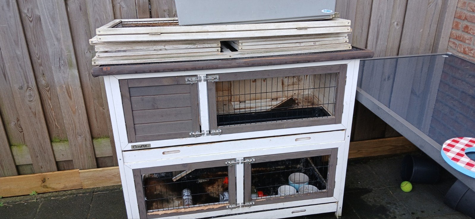 hele grote konijnenhok en 1tje klein, Dieren en Toebehoren, Knaagdieren en Konijnen | Hokken en Kooien, Ophalen, 90 cm of meer