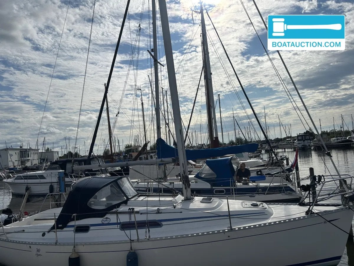 Dufour 30 Classic nu in de online veiling., Watersport en Boten, 3 m, 19 pk, 9 m, Gebruikt