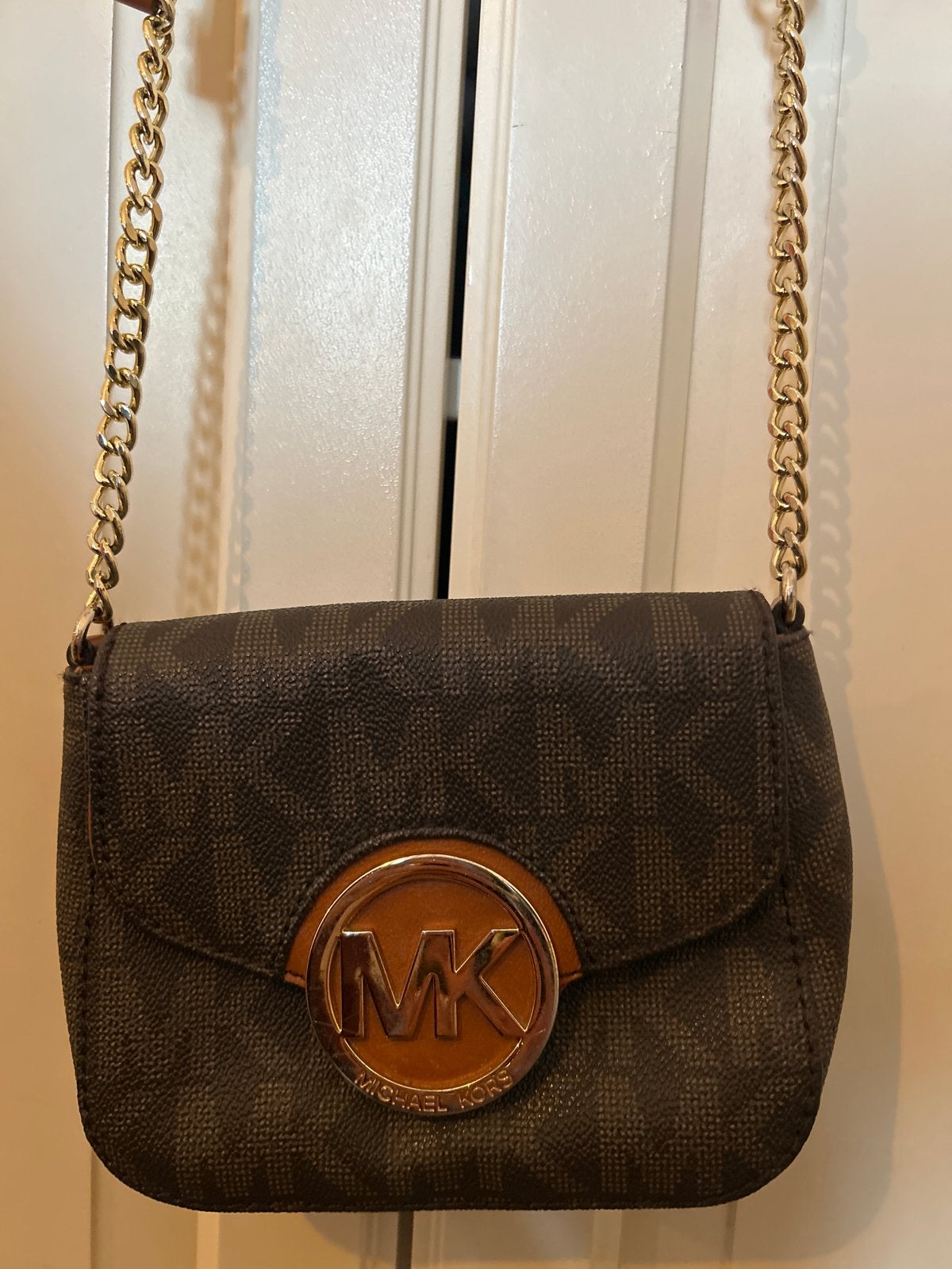 Michael Kors Schoudertasje - Bruin met Gouden Details, Ophalen of Verzenden, Gebruikt, Bruin, Schoudertasje