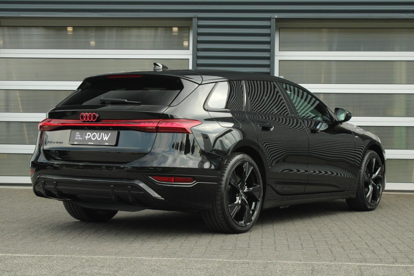 Audi A6 Avant e-tron S edition 286pk 83 kWh | Winterpakket |, Auto's, Automaat, 12 maanden, Achterwielaandrijving, Zwart