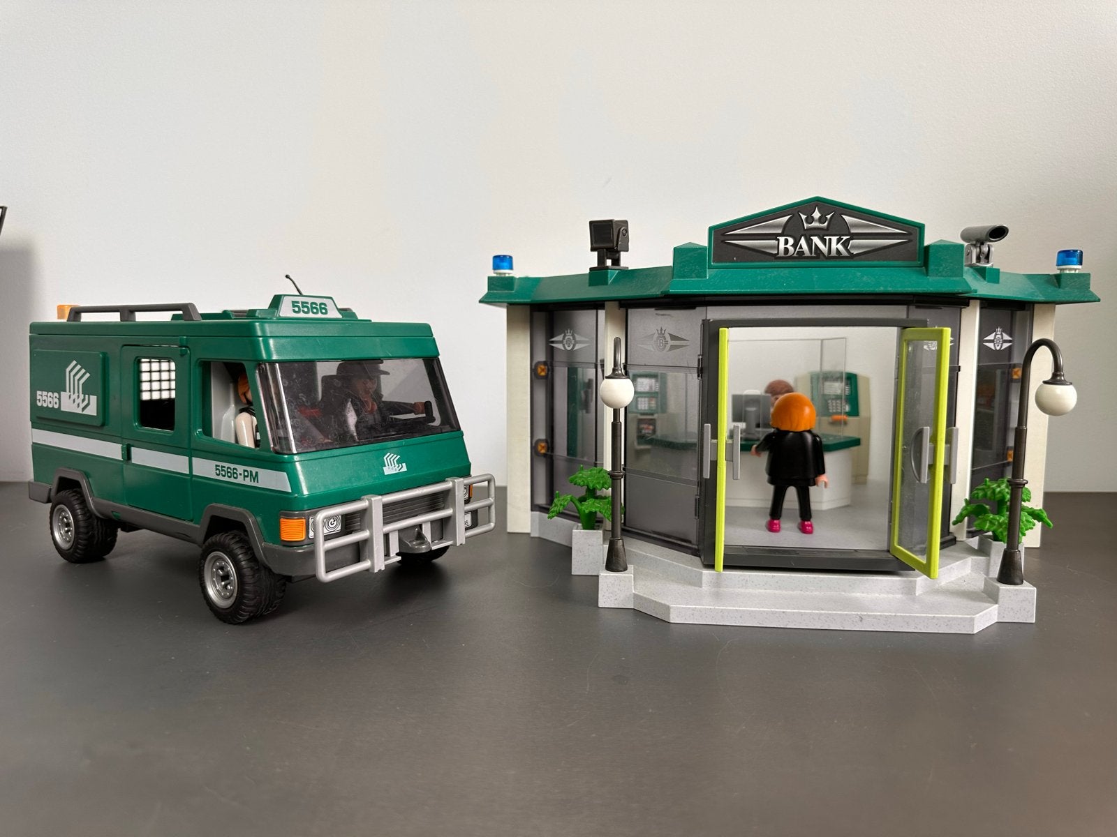 Playmobil Bank met Geldwagen - Complete Set, Gebouw, Complete set, Ophalen of Verzenden, Zo goed als nieuw