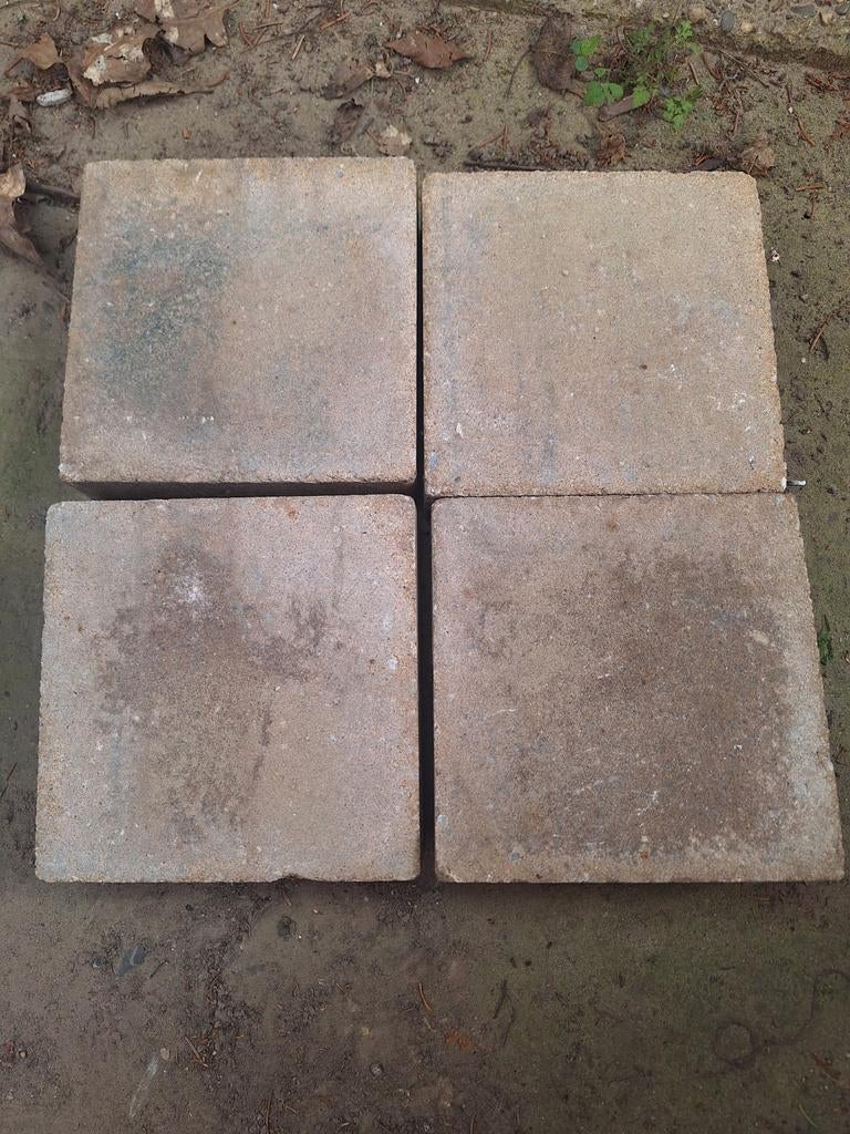 Gratis af te halen: ca. 25-30m2 tegels, Tuin en Terras, Ophalen, Gebruikt, 10 m² of meer, Beton
