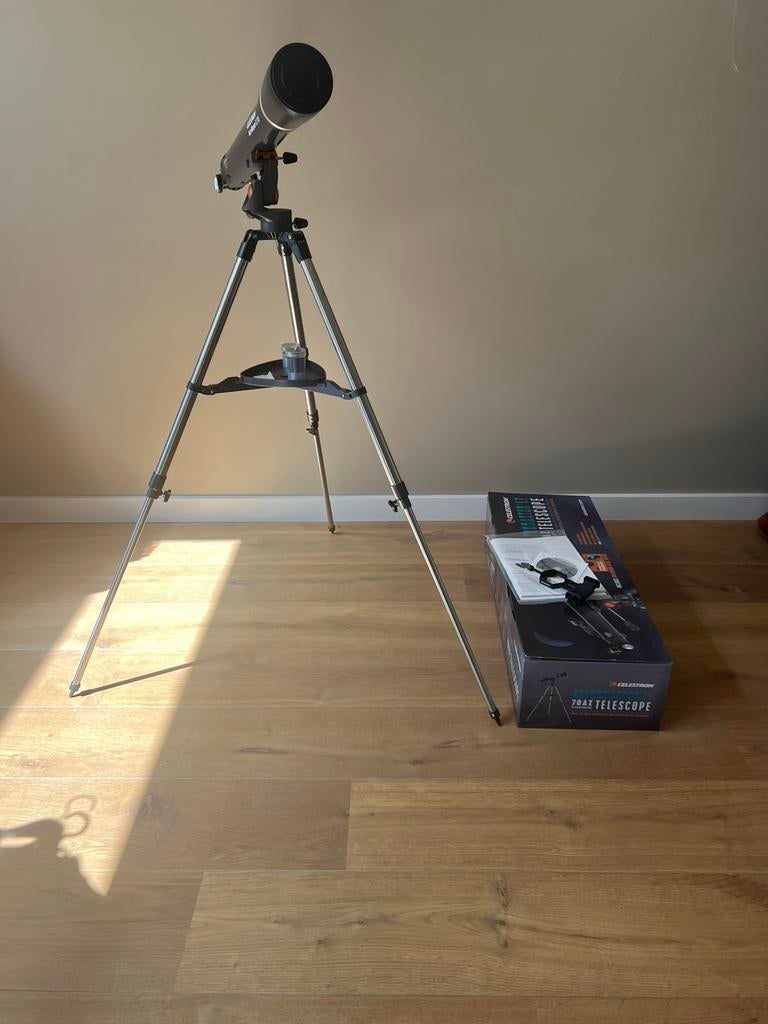 Celestron AstroMaster LT 70 telescoop, Audio, Tv en Foto, Optische apparatuur | Telescopen, Lenzentelescoop (refractor), Met statief