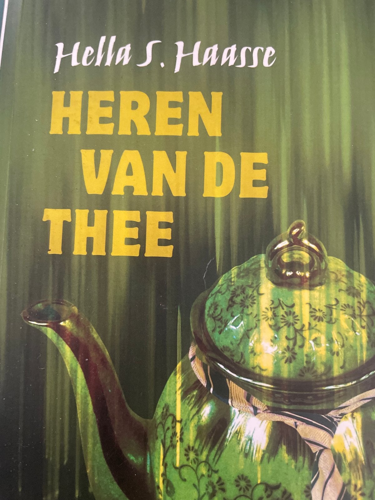 Heren van de Thee - Hella S. Haasse, Ophalen of Verzenden, Gelezen, Nederland