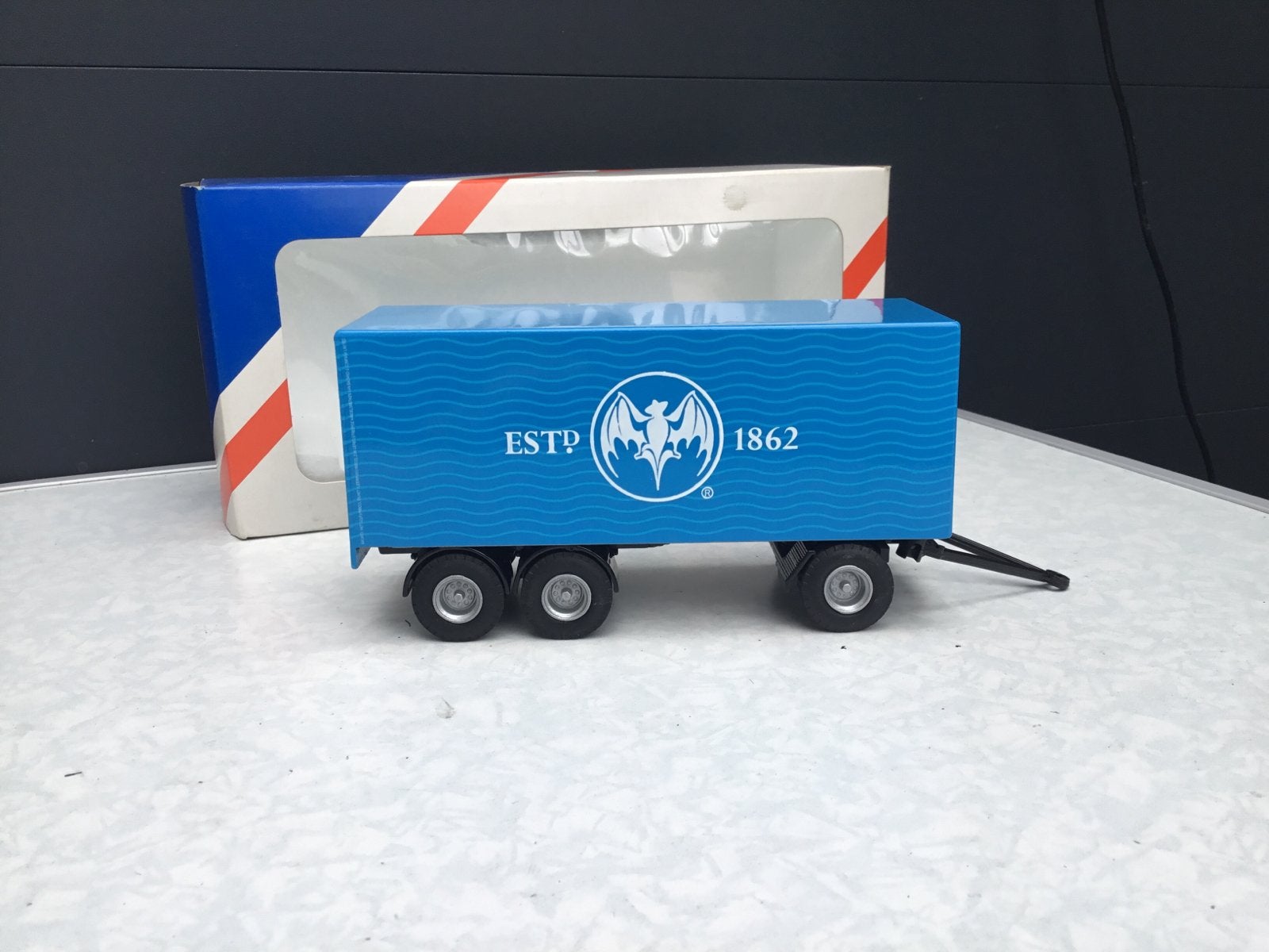 Lion Car Aanhangwagen Bacardi, Hobby en Vrije tijd, Ophalen of Verzenden, Zo goed als nieuw, Bus of Vrachtwagen, Lion Toys