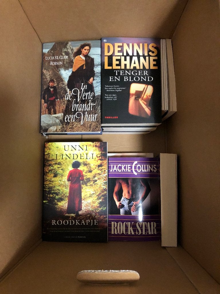 Doos met boeken, leuke mix, Boeken, Ophalen, Gelezen, Verschillende onderwerpen