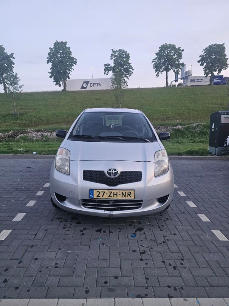 Toyota Yaris 1.0 12V Vvt-i 5DR Terra 2008 Grijs/AIRCO(NAP), Auto's, Toyota, Voorwielaandrijving, Stof, 40 €/maand, Origineel Nederlands