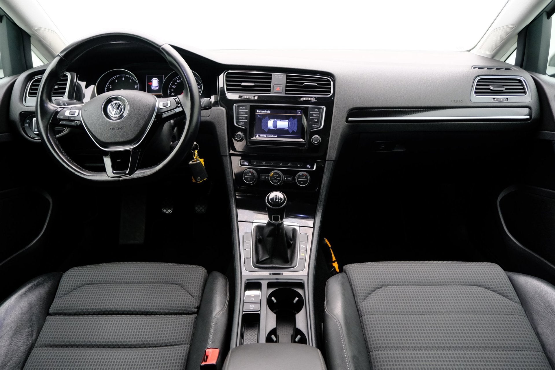 Foto 6 van Volkswagen Golf 1.2 TSI Highline 5-drs Navi|1e Eig!|Half Led