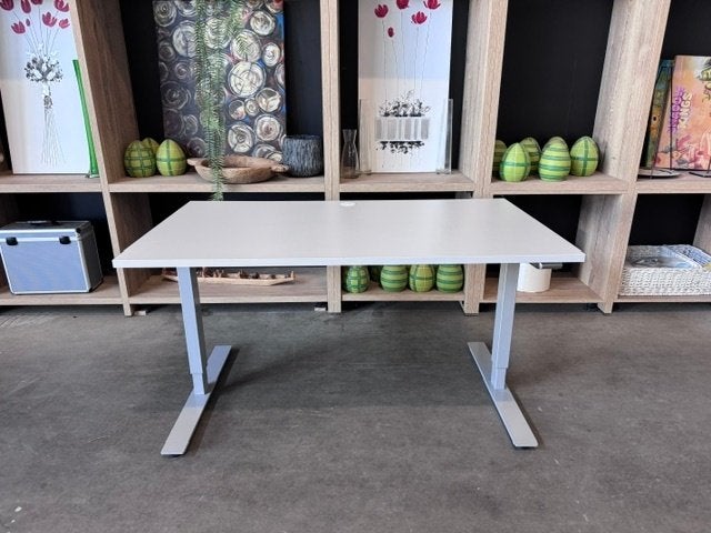 Zit-sta bureau met slinger 140x80xH65-111 cm, 149€/st,250st, Zit-sta bureau, Gebruikt, Spaanplaat of MDF, Ophalen of Verzenden