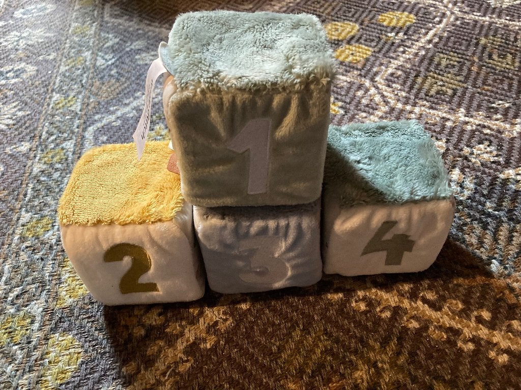 23 stuks speelgoed inclusief speelkleed, Gebruikt, Overige merken, Met geluid, Overige karakters