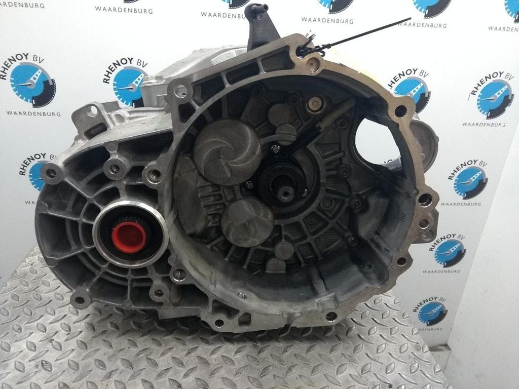 VOLKSWAGEN GOLF TRANSMISSIE / VERSNELLINGSBAK 2013, Auto-onderdelen, Ophalen of Verzenden, Gebruikt, Stiba lid