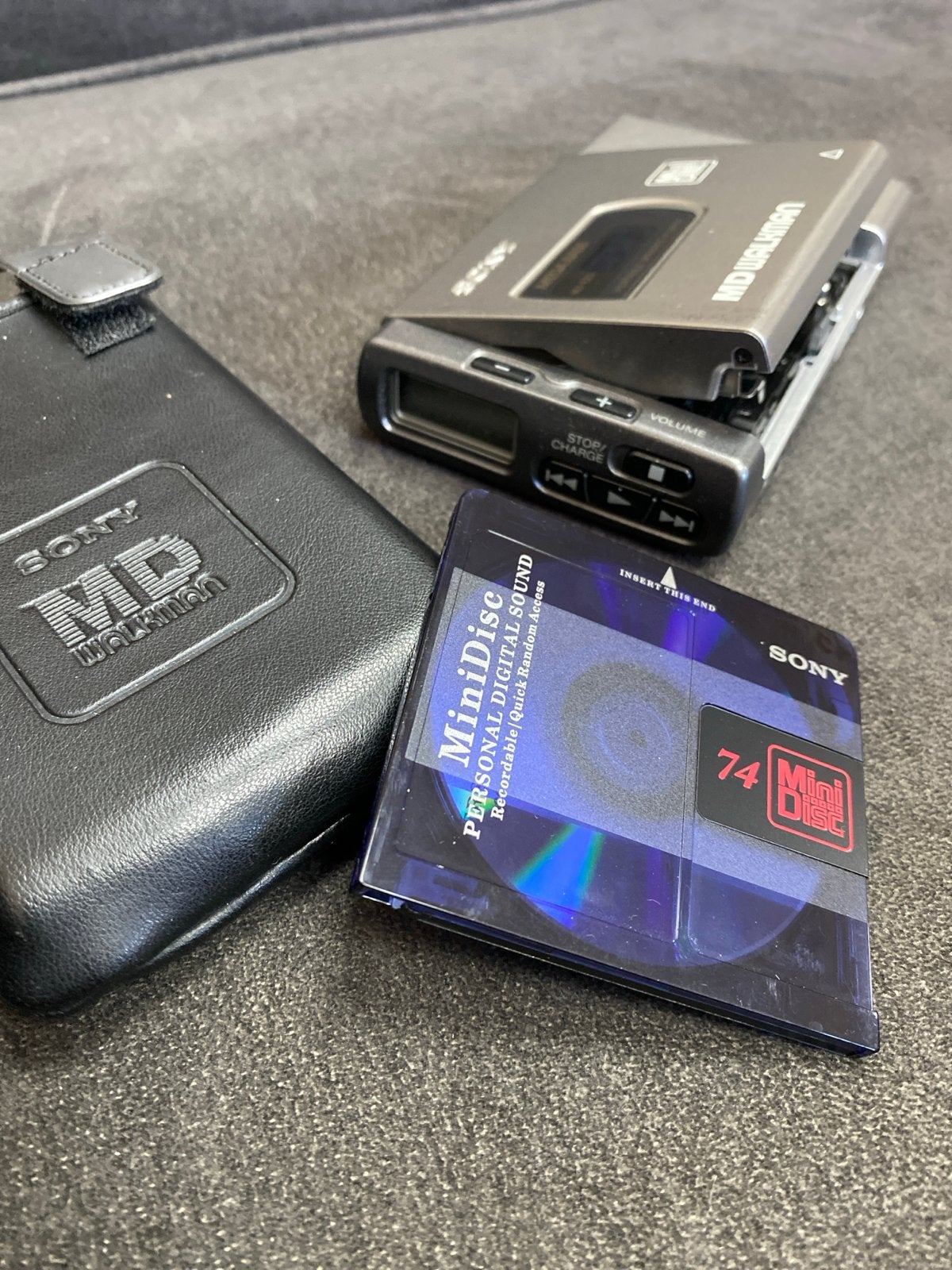 Sony MZ-E20 MiniDisc-speler met hoesje en MD, Ophalen of Verzenden, Minidisc-speler